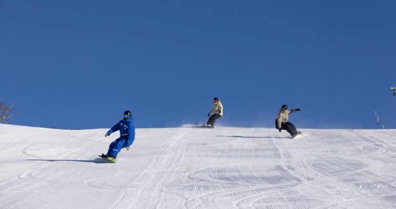 Snowboard Lesson at Smiggin Holes in Perisher